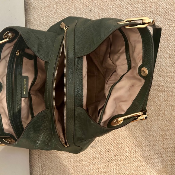 Micheal Kors Shoulder Bag, GREAT CONDITION!! - Picture 4 of 4